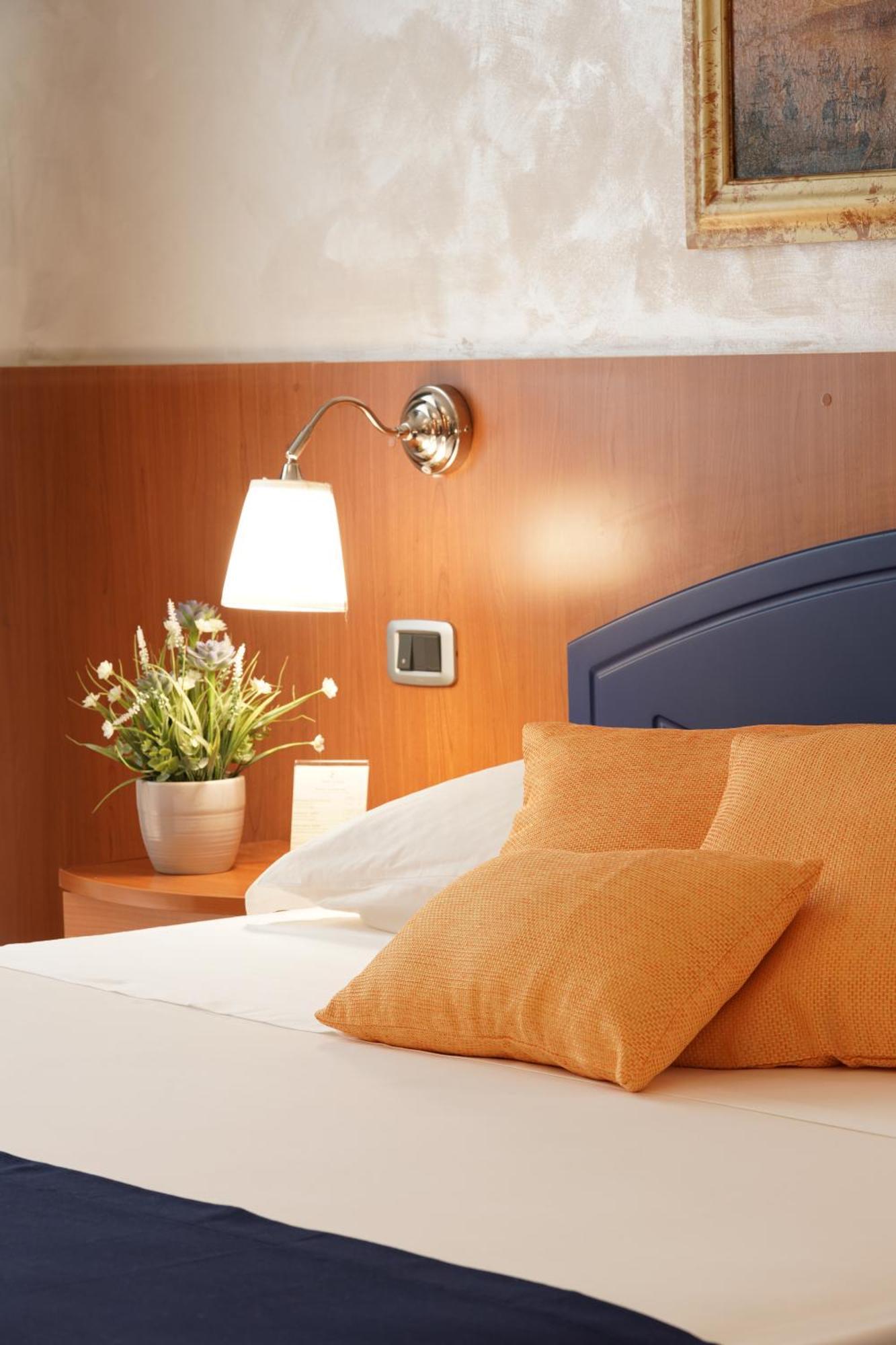 Hotel San Luca Battipaglia Esterno foto